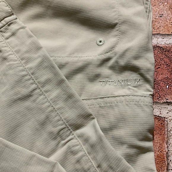 Columbia Titanium kaki Capri pants - Picture 6 of 9